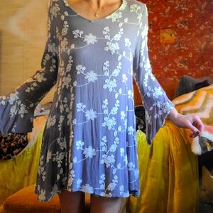 UMGEE embroidered Belle sleeve babydoll dress EUC